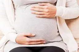 孕中期胎儿爱打嗝可根据位置判断胎位，头、臀位有明显区别