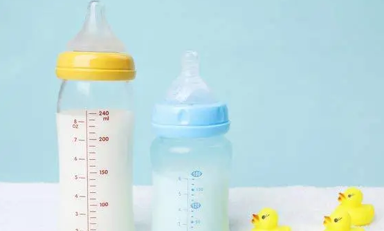 分享宝宝各个阶段奶瓶奶嘴的最佳大小，0-3月使用S型的比较合适